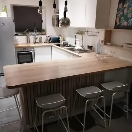 Holiday home Maison Toute Equipee 3 Avec Jardin Calme Et Spa *